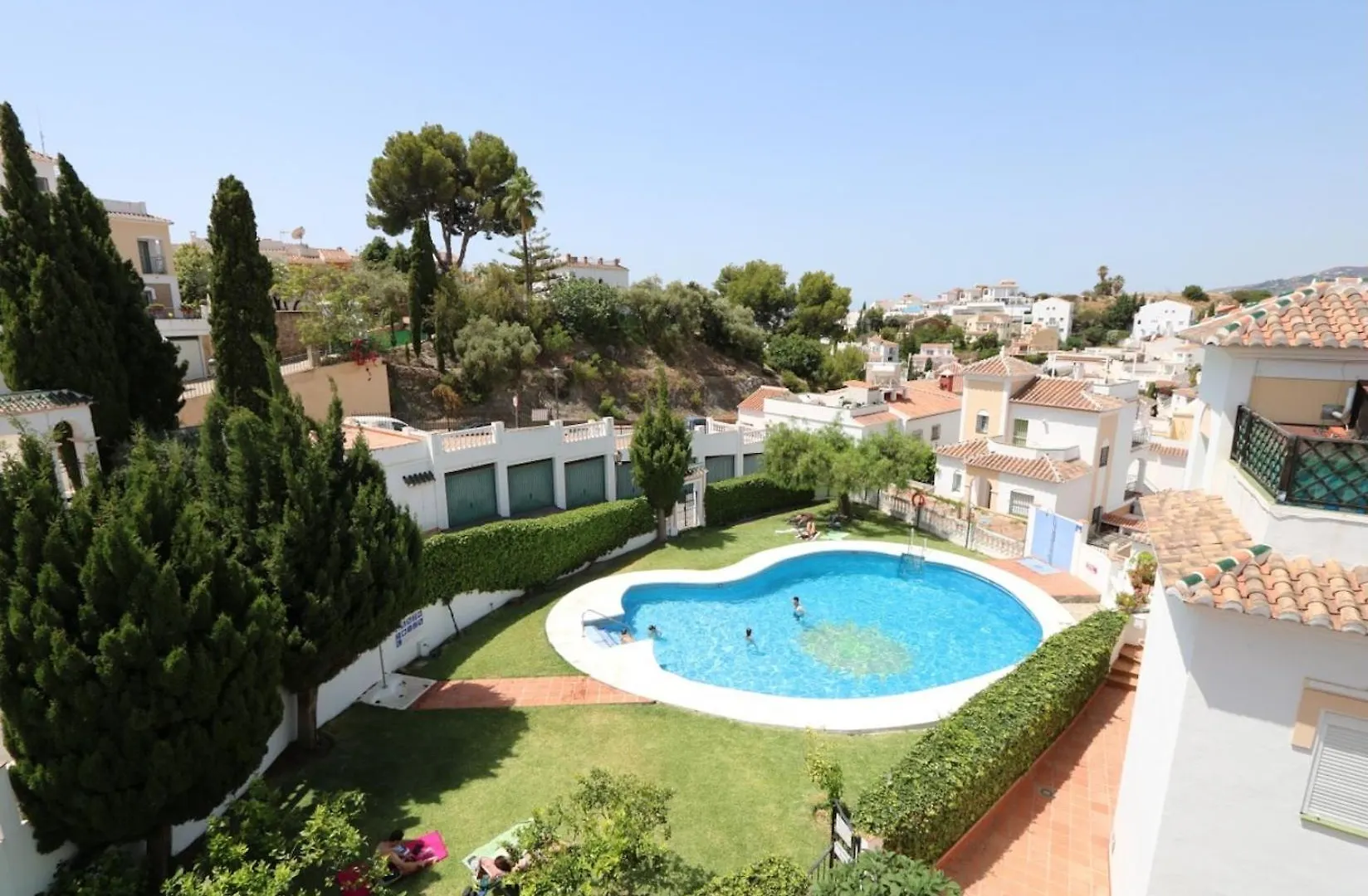 Chic Retreat With A Spacious Garden, Near Burriana Beach Nerja 0*,