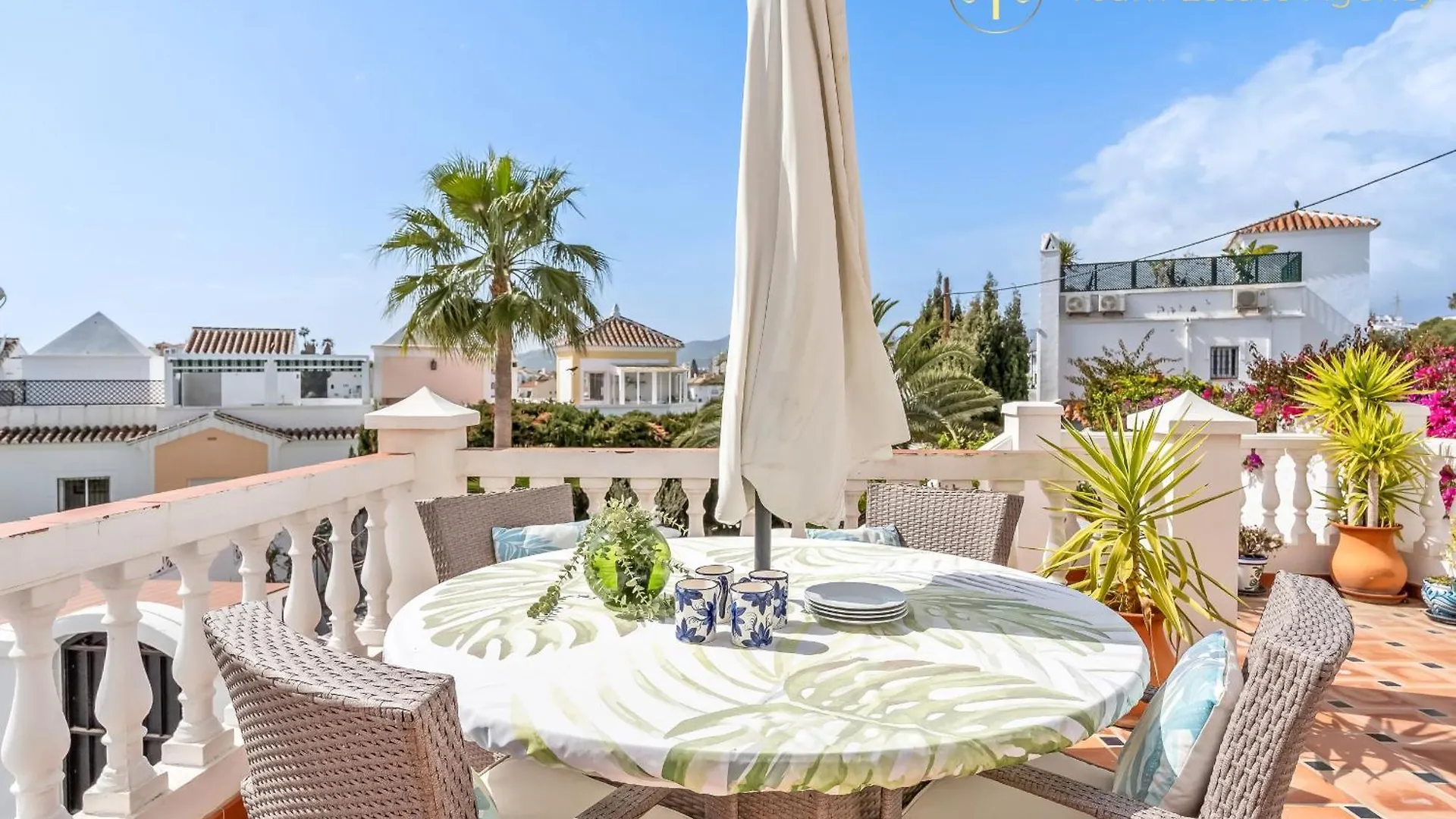 Chic Retreat With A Spacious Garden, Near Burriana Beach Nerja Spain